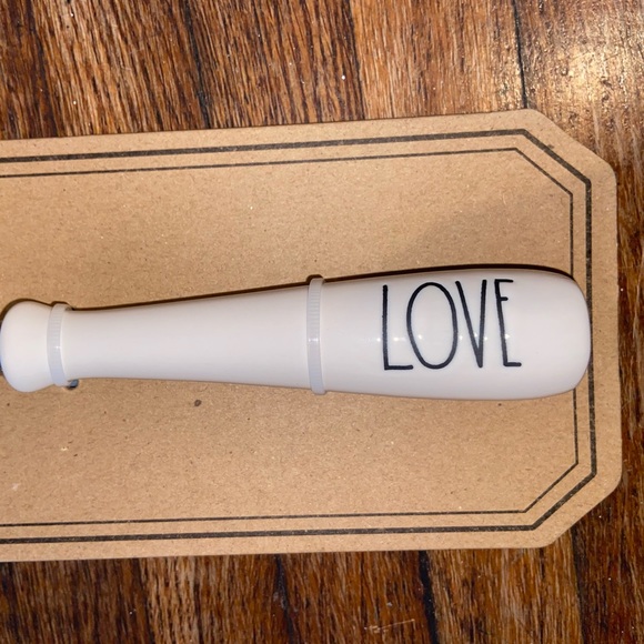 Rae Dunn Wedding Cake Server LOVE - Picture 2 of 6